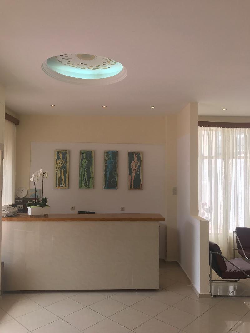 Hotel Karyatides Agia Marina  Zewnętrze zdjęcie