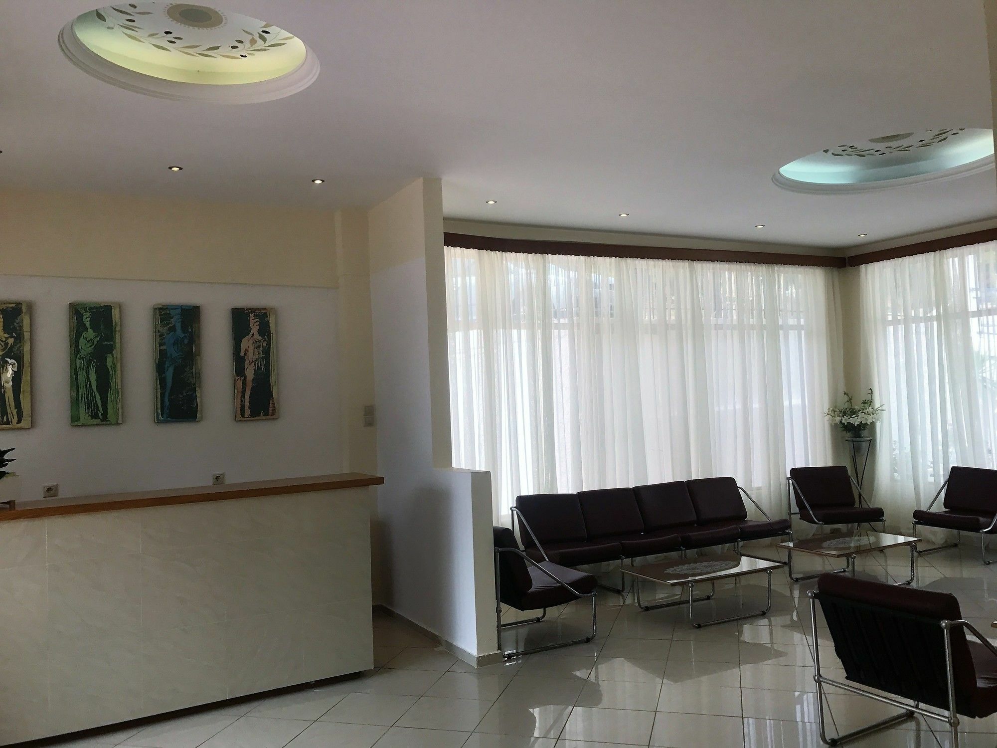 Hotel Karyatides Agia Marina  Zewnętrze zdjęcie