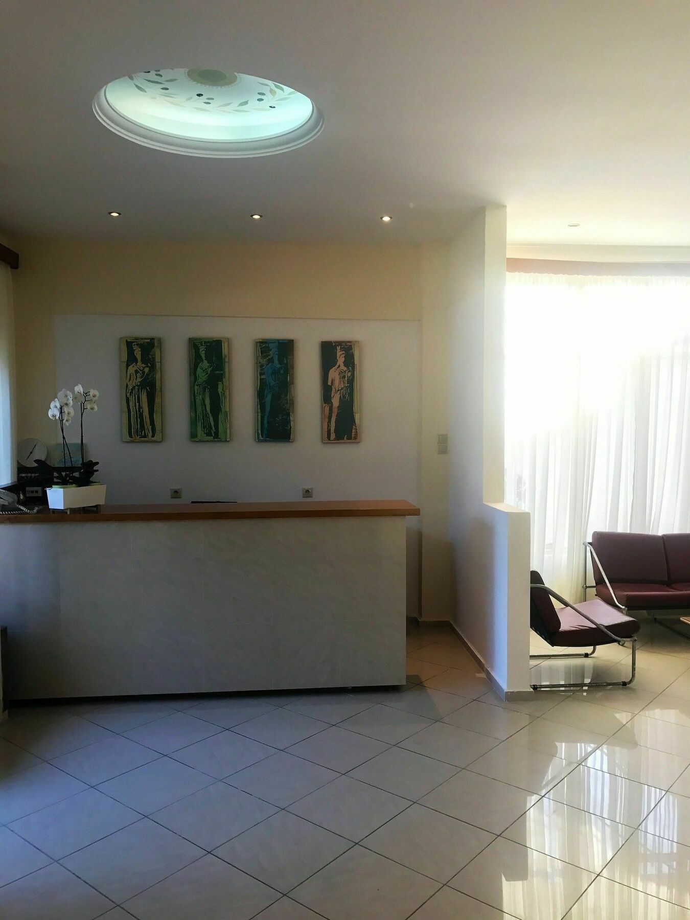 Hotel Karyatides Agia Marina  Zewnętrze zdjęcie